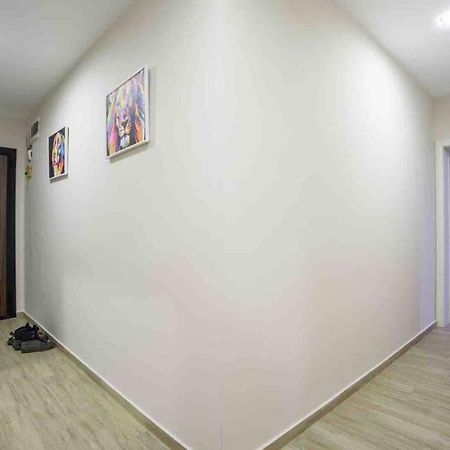 Sunny Spacious Apartment In A Great Location Kazanlŭk Eksteriør billede