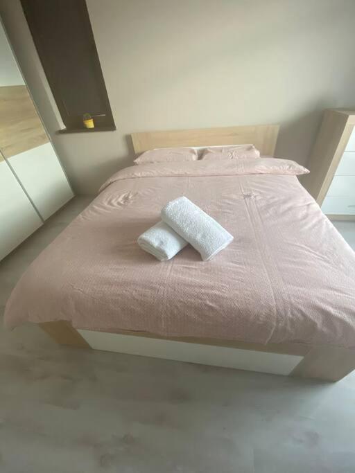 Sunny Spacious Apartment In A Great Location Kazanlŭk Eksteriør billede