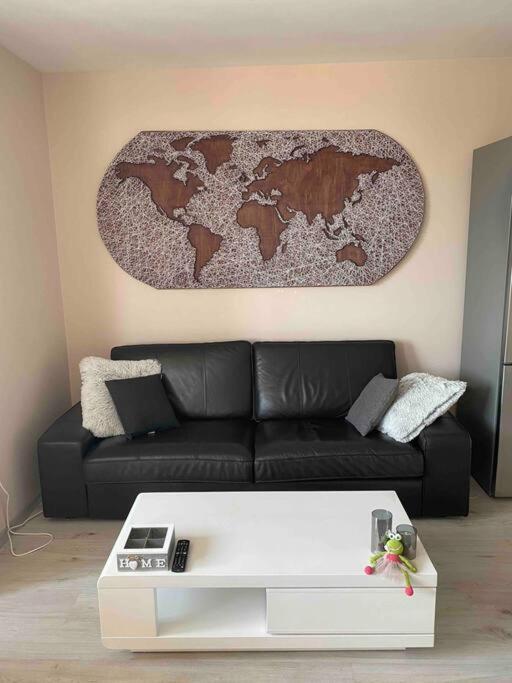 Sunny Spacious Apartment In A Great Location Kazanlŭk Eksteriør billede