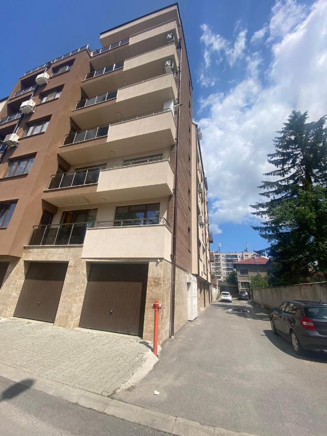 Sunny Spacious Apartment In A Great Location Kazanlŭk Eksteriør billede
